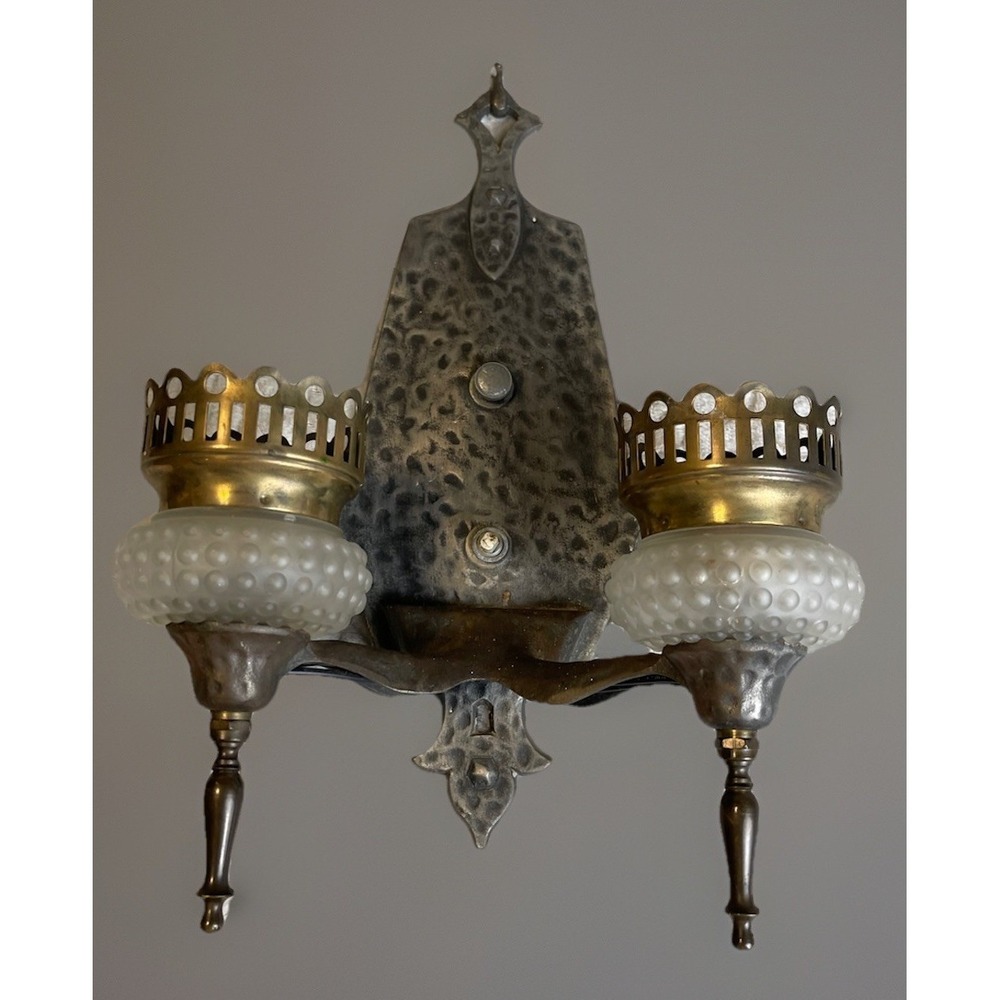 Vintage Arts & Crafts Gothic Brass wall Light SCONCE - Picture 2 of 9